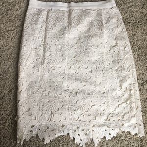 EUC LOFT CREAM LACE PENCIL SKIRT 8